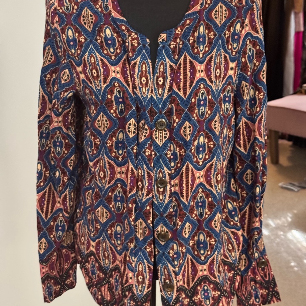 DR2 Patterned Button Down High Low Tunic Blouse - Picture 6 of 8